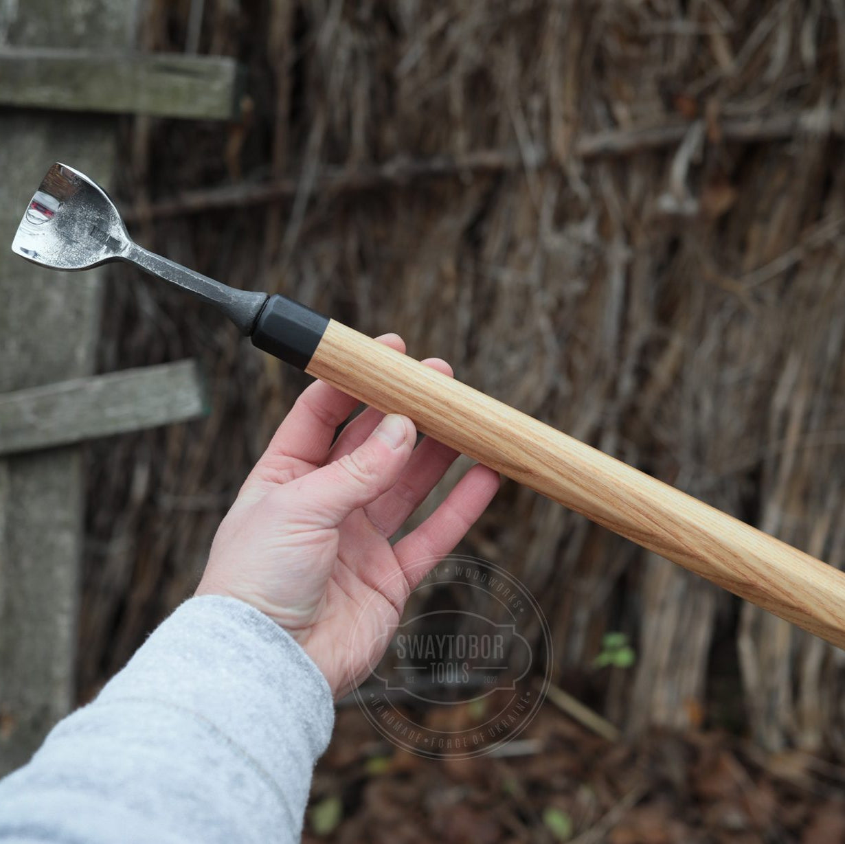 Strongway 40mm Long Handle Bent Gouge for making kuksa and bowls